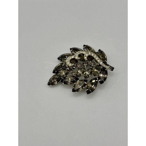 Vintage Weiss Brooch, Grey Rhinestones W/Scrolling Clear Rhinestones, Book Piece - Picture 4 of 11